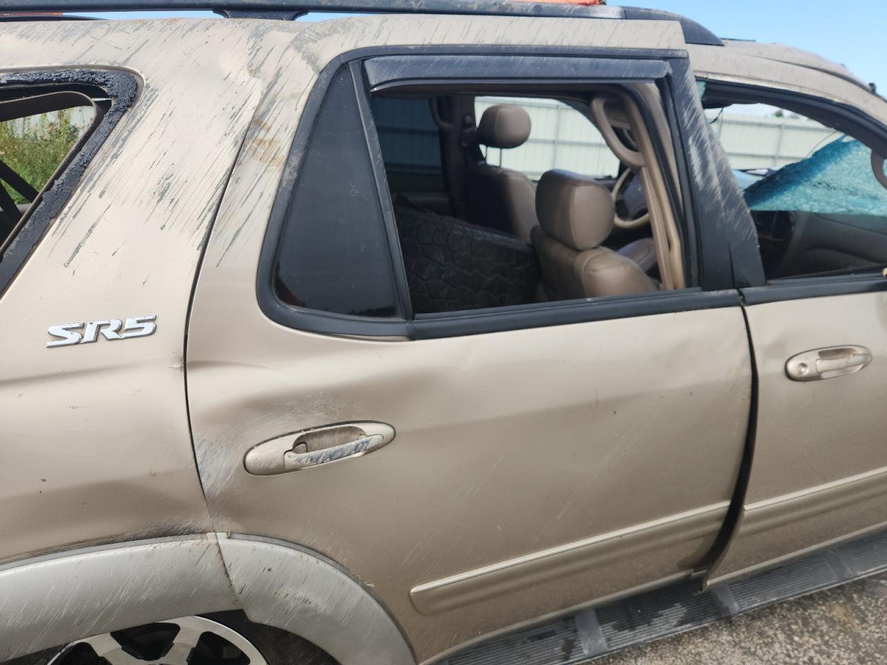 2004 TOYOTA Sequoia