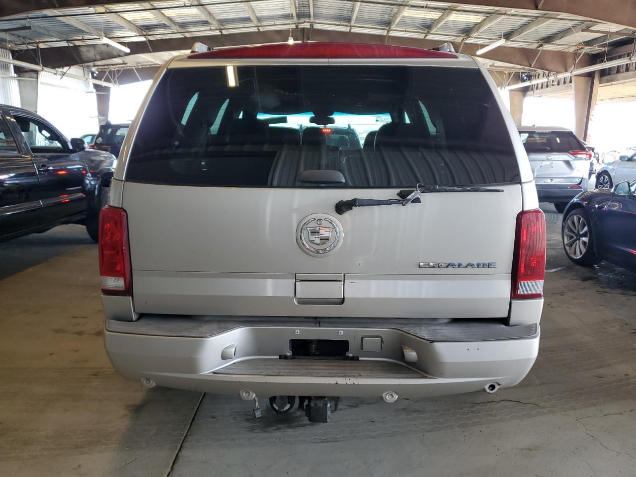 2005 CADILLAC ESCALADE