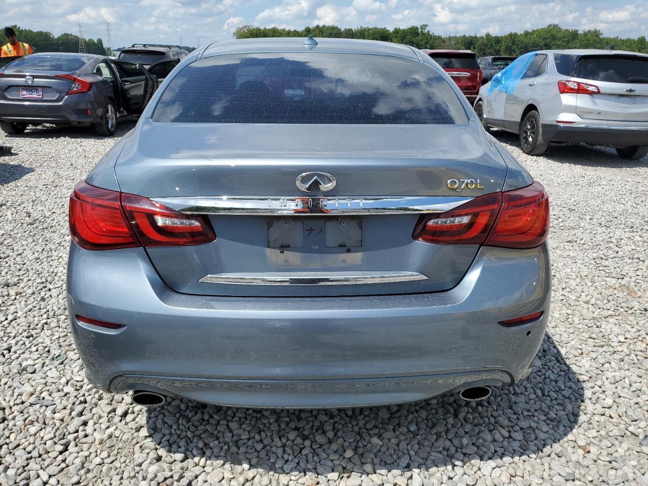 2016 INFINITI Q70