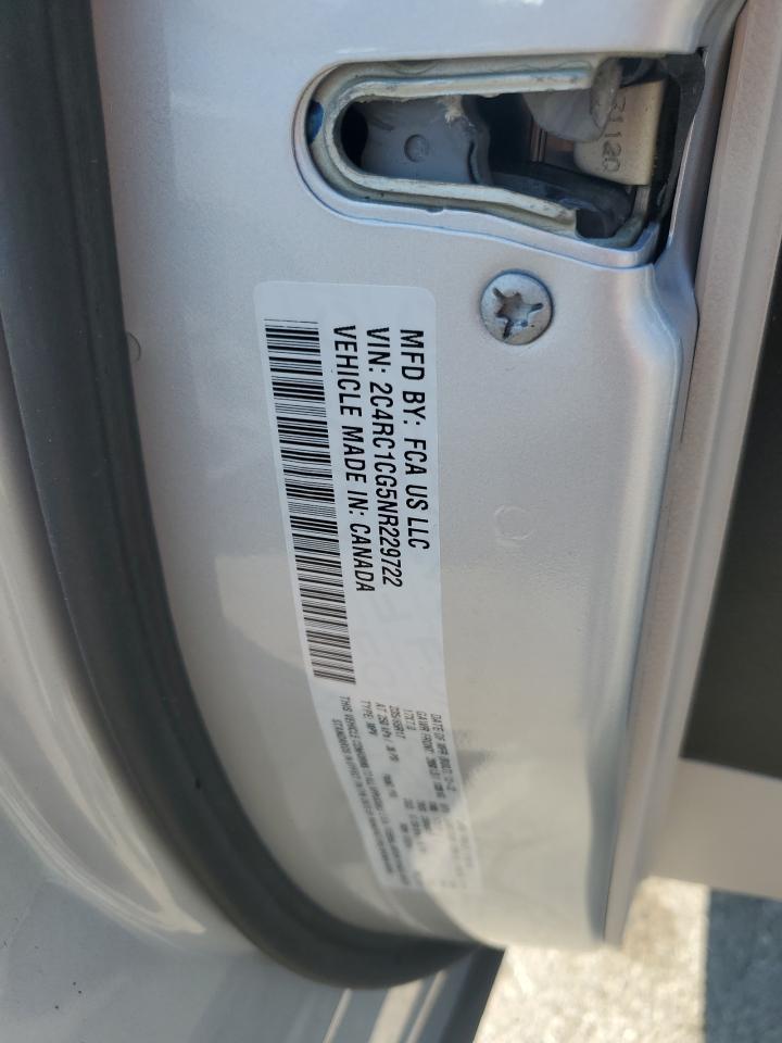 2022 CHRYSLER Voyager
