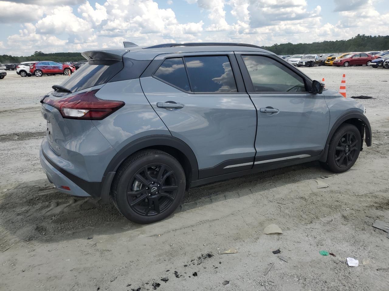 2024 NISSAN KICKS