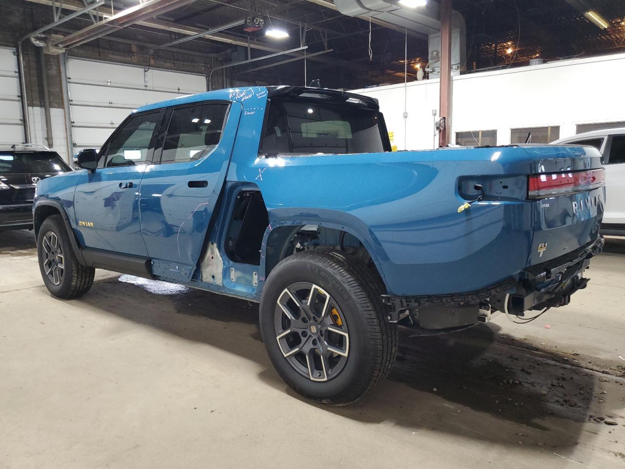 2022 RIVIAN R1t