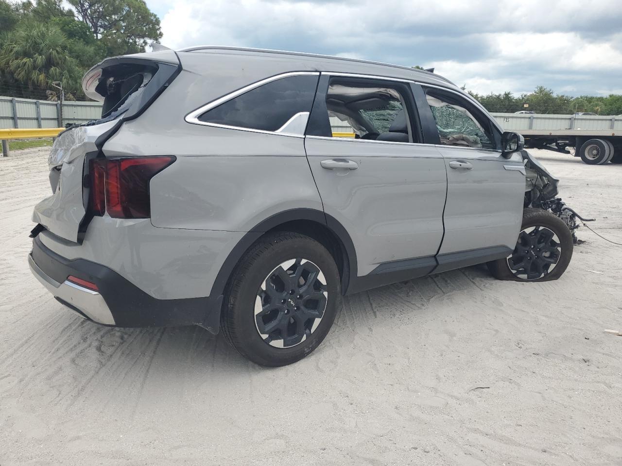 2025 KIA SORENTO