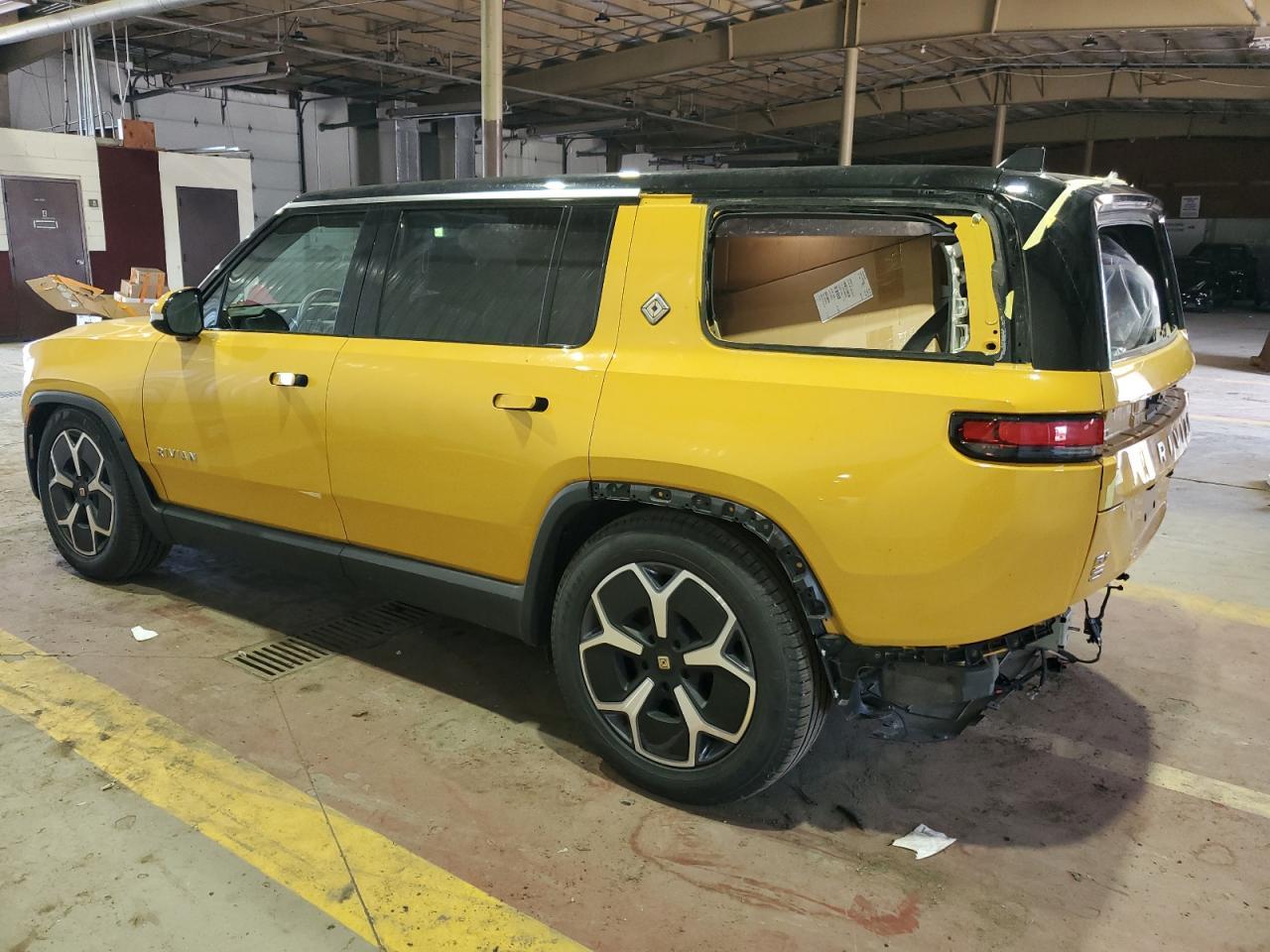2023 RIVIAN R1s