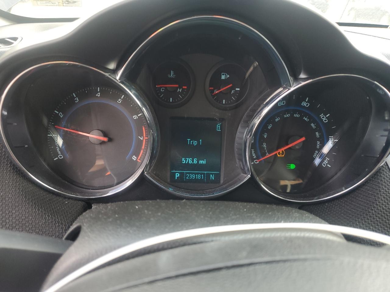 2011 CHEVROLET CRUZE