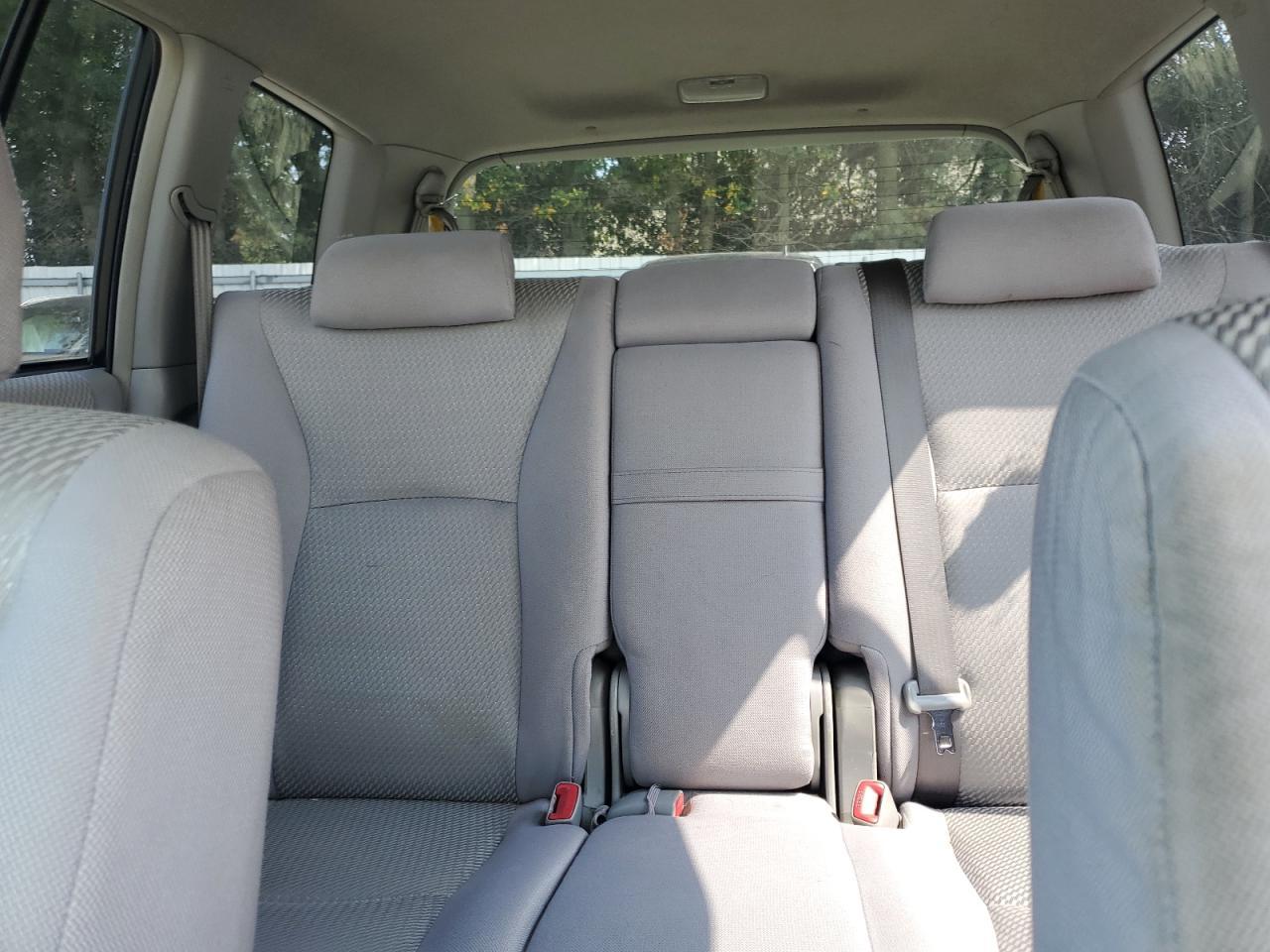 2004 TOYOTA HIGHLANDER