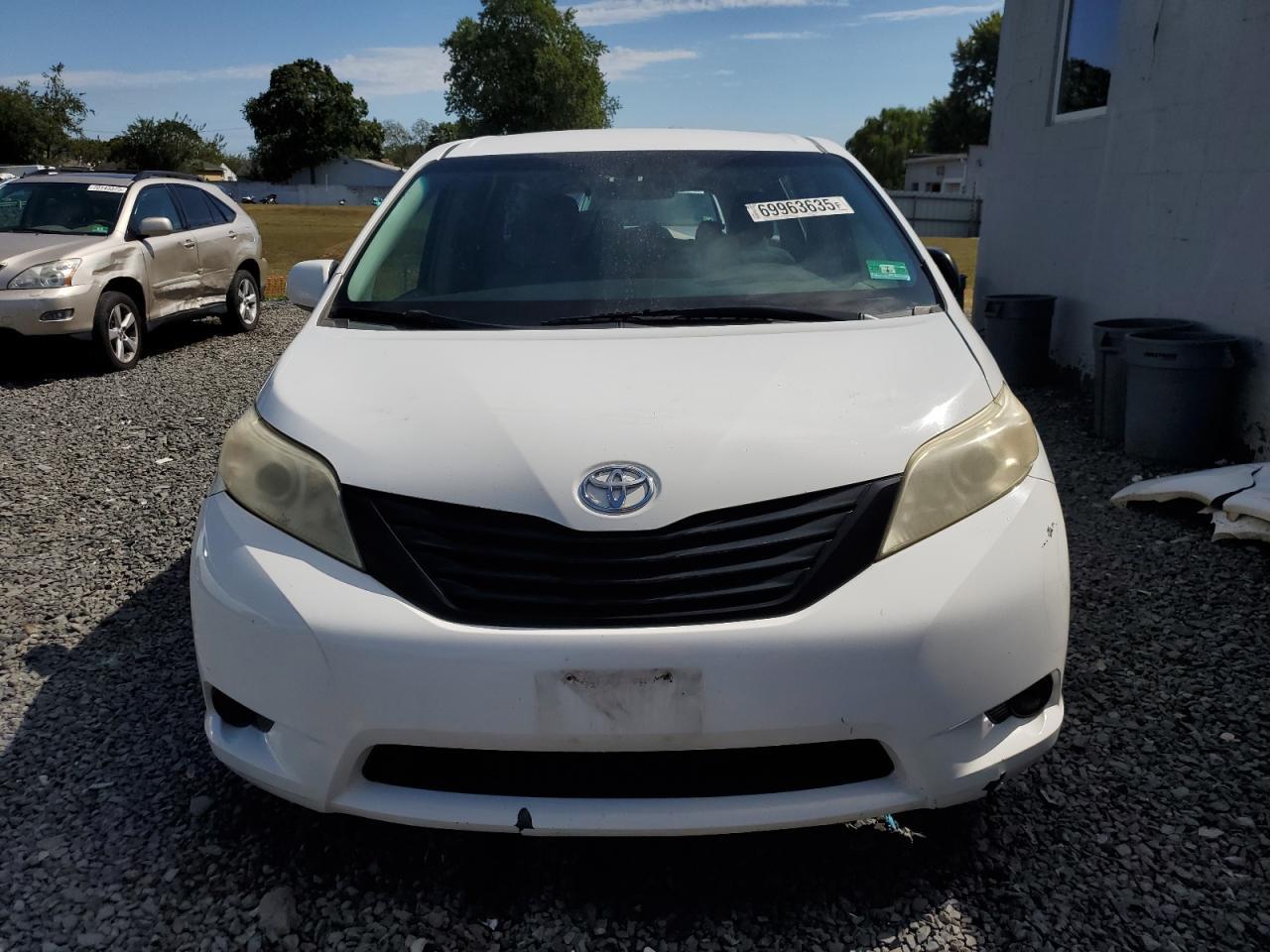 2012 TOYOTA SIENNA