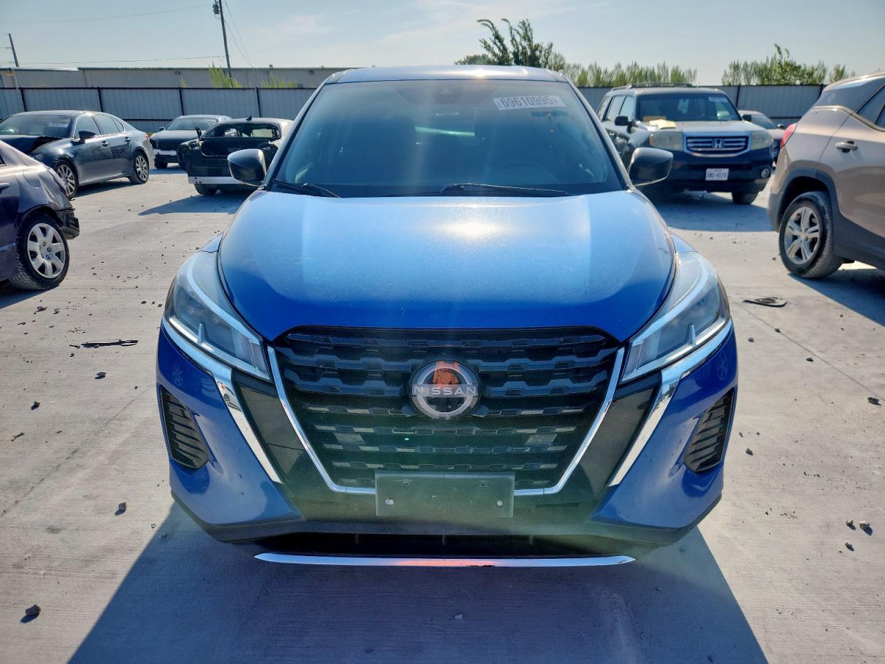 2022 NISSAN KICKS