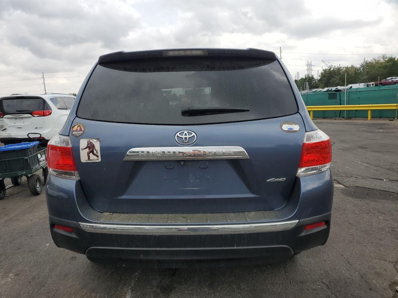 2012 TOYOTA HIGHLANDER
