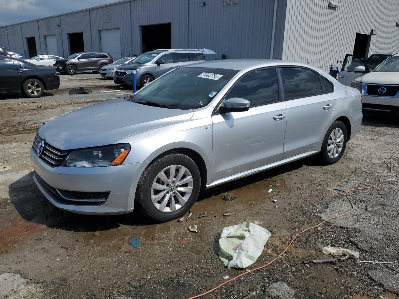 2015 VOLKSWAGEN Passat