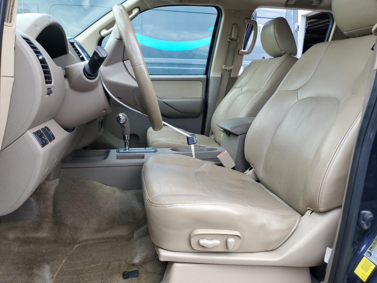 2011 NISSAN Frontier