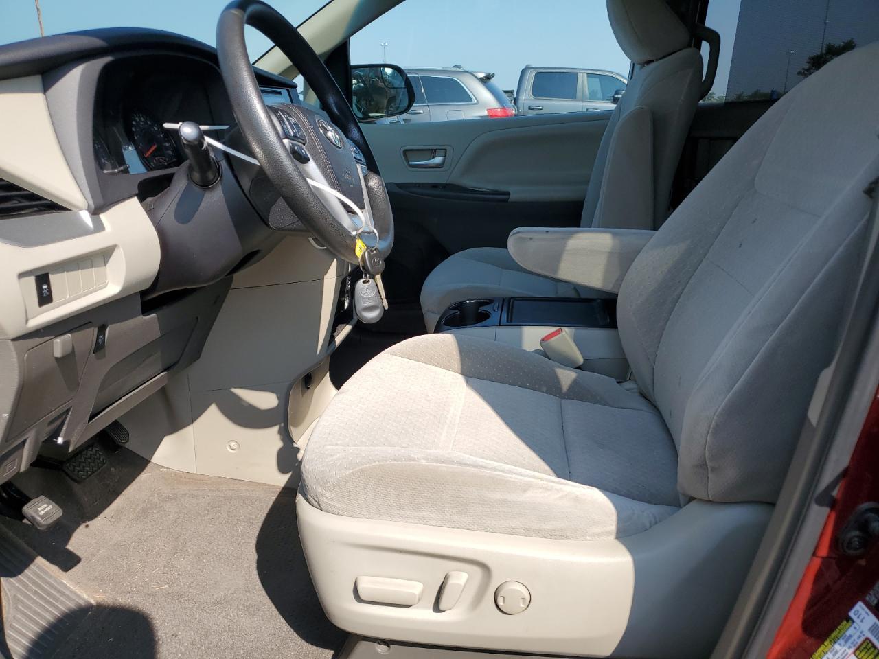 2015 TOYOTA SIENNA