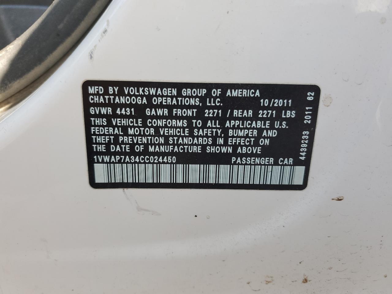 2012 VOLKSWAGEN Passat