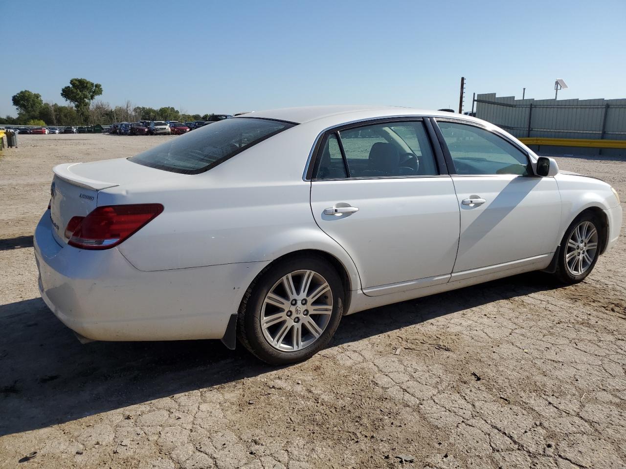 2006 TOYOTA Avalon