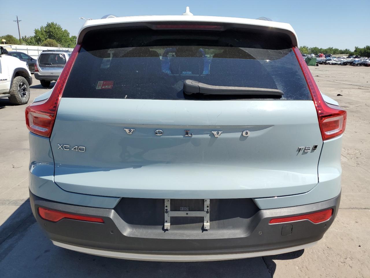 2019 VOLVO XC40