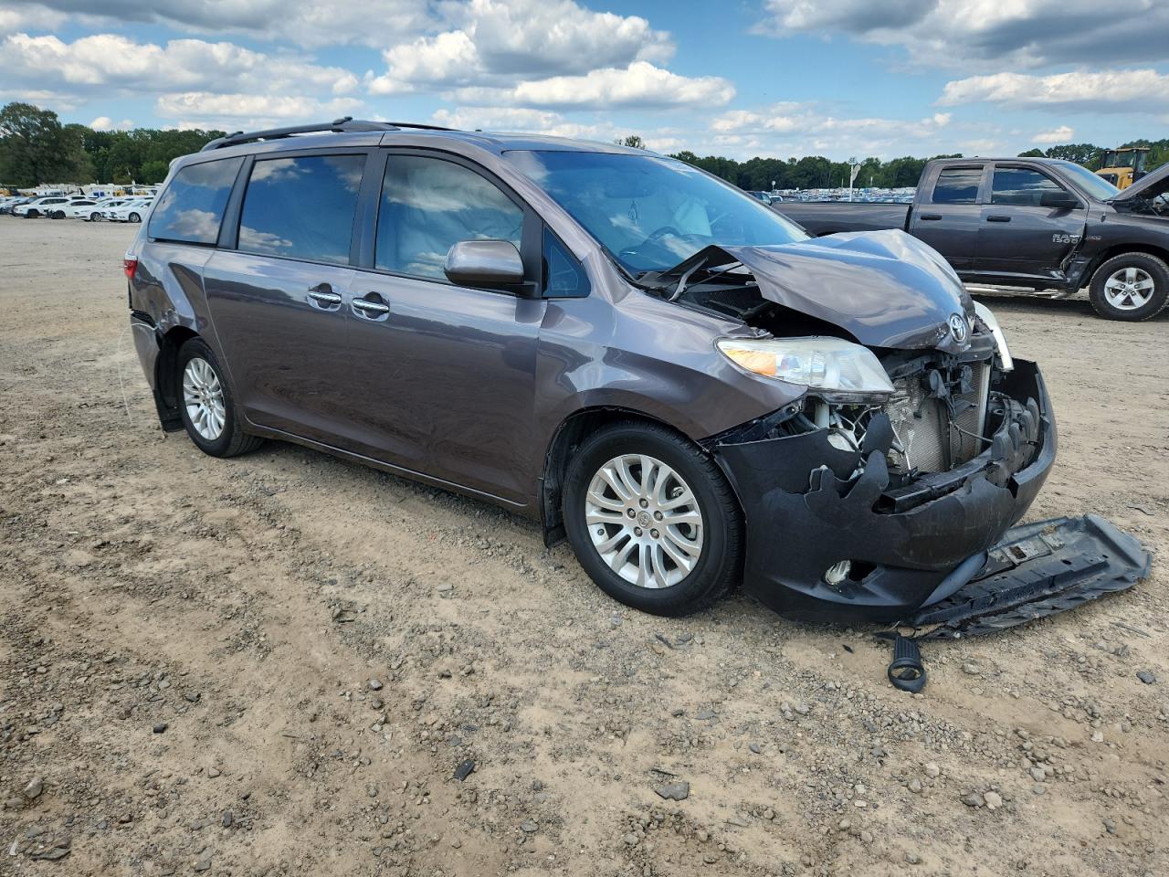 2015 TOYOTA SIENNA