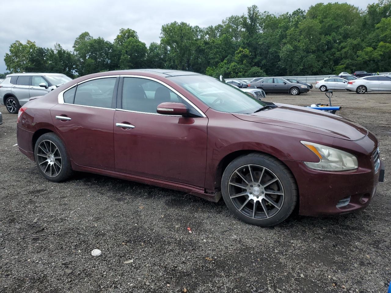 2010 NISSAN Maxima
