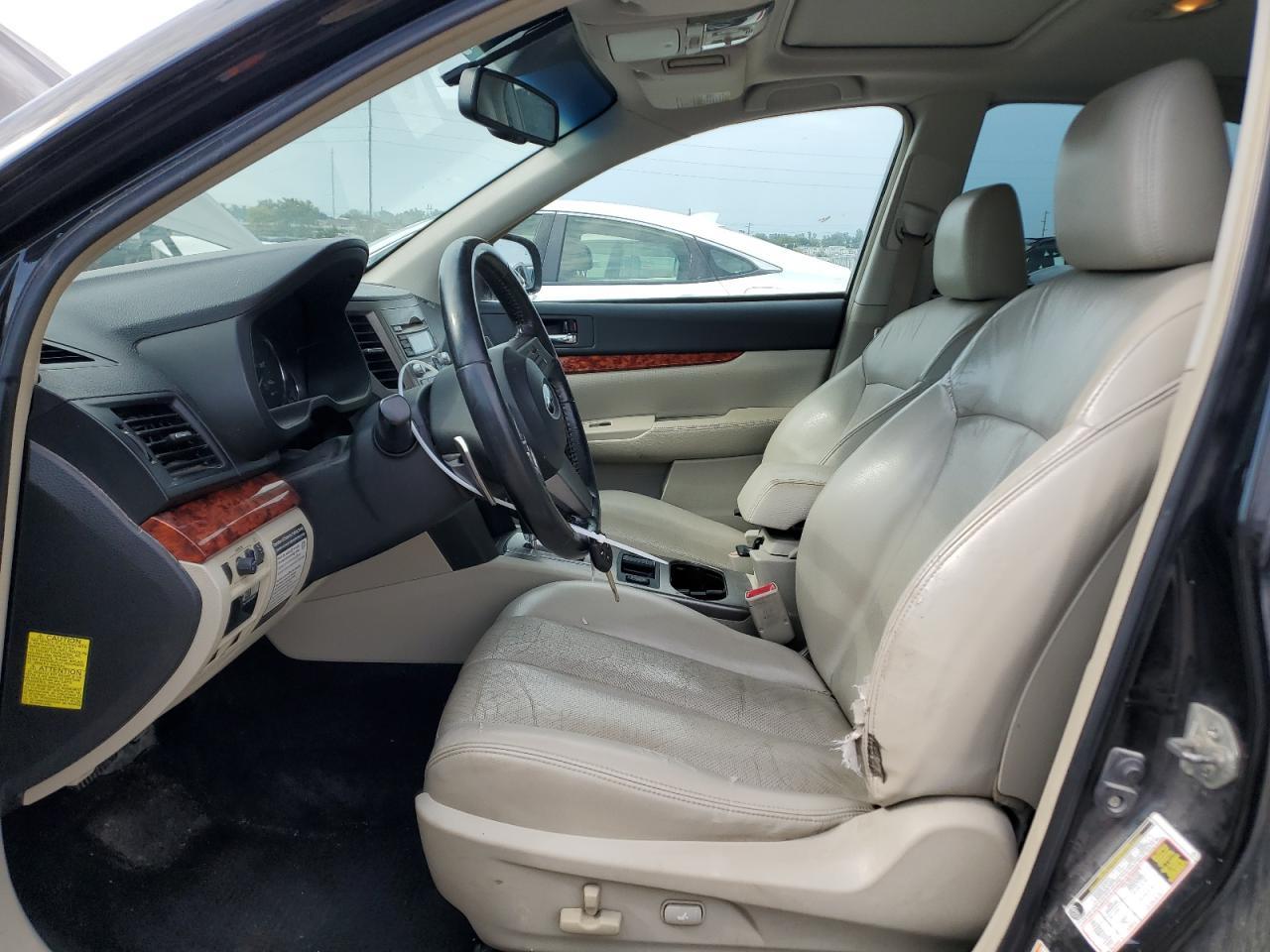 2010 SUBARU Legacy