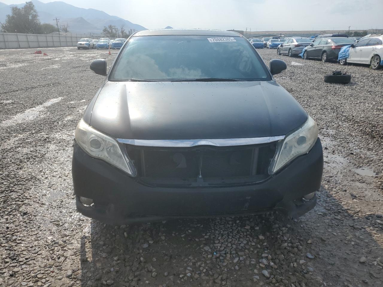 2011 TOYOTA Avalon