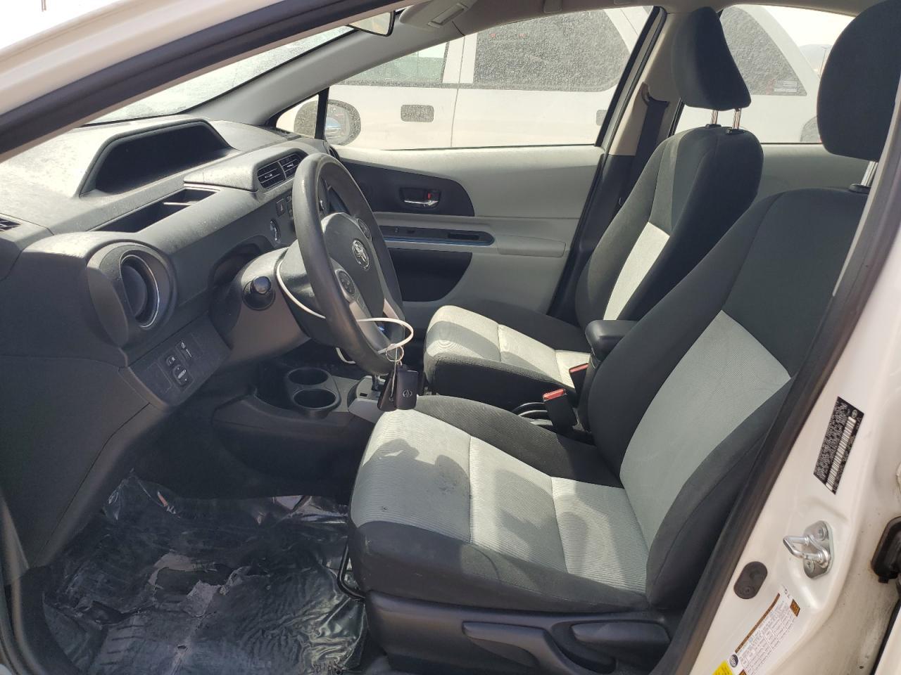 2013 TOYOTA Prius c