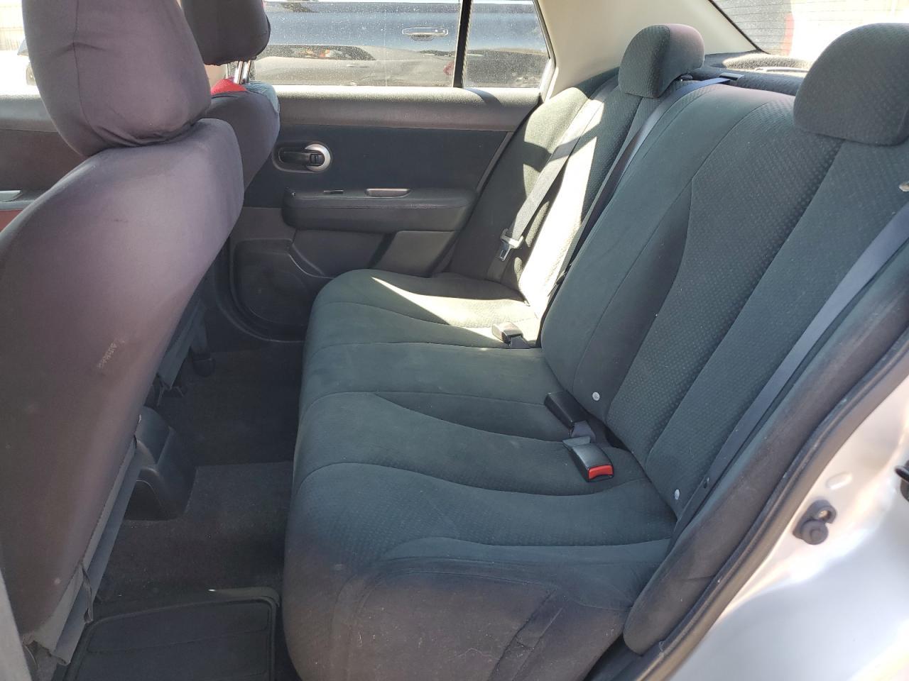 2011 NISSAN VERSA