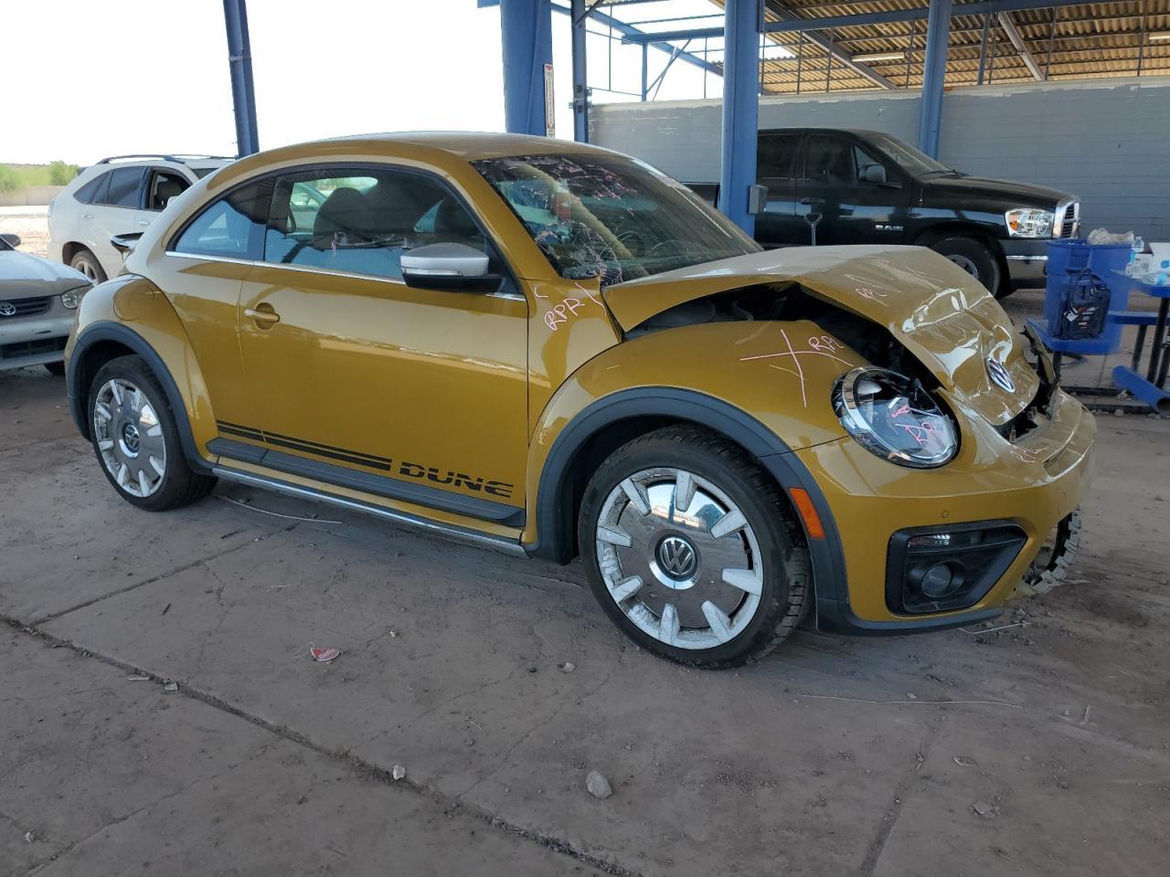 2016 VOLKSWAGEN Beetle