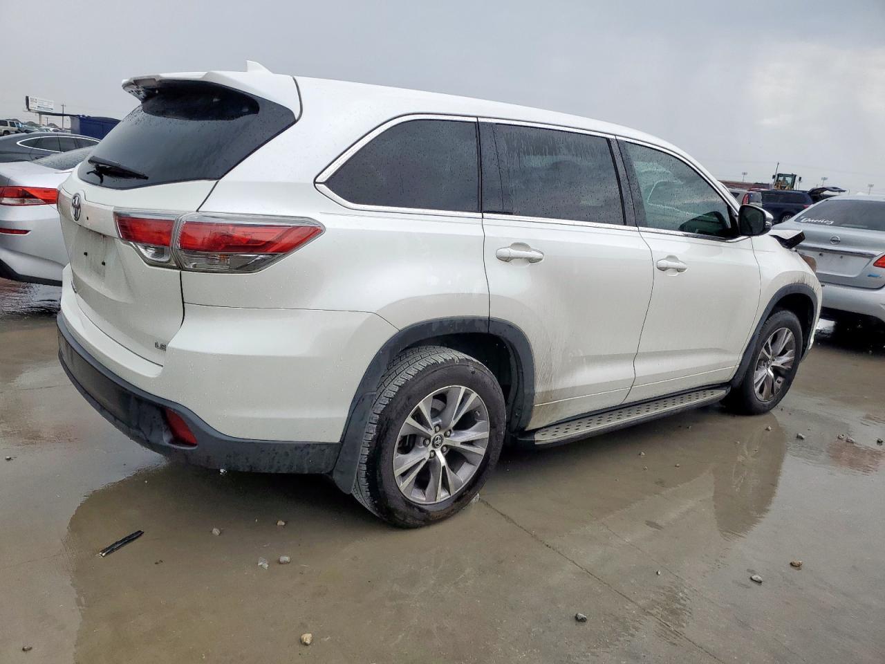 2016 TOYOTA HIGHLANDER