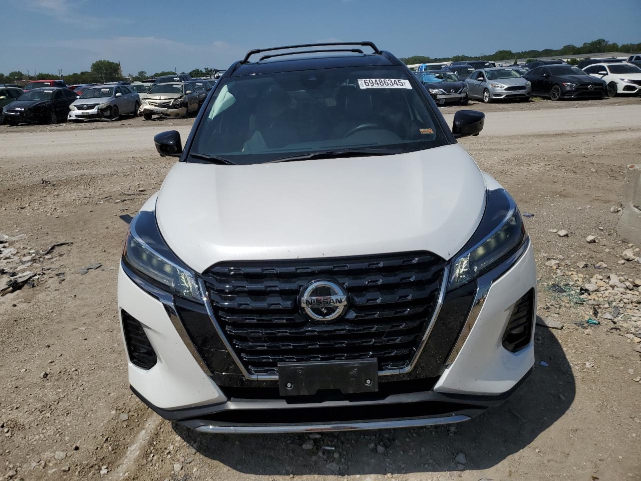 2021 NISSAN KICKS