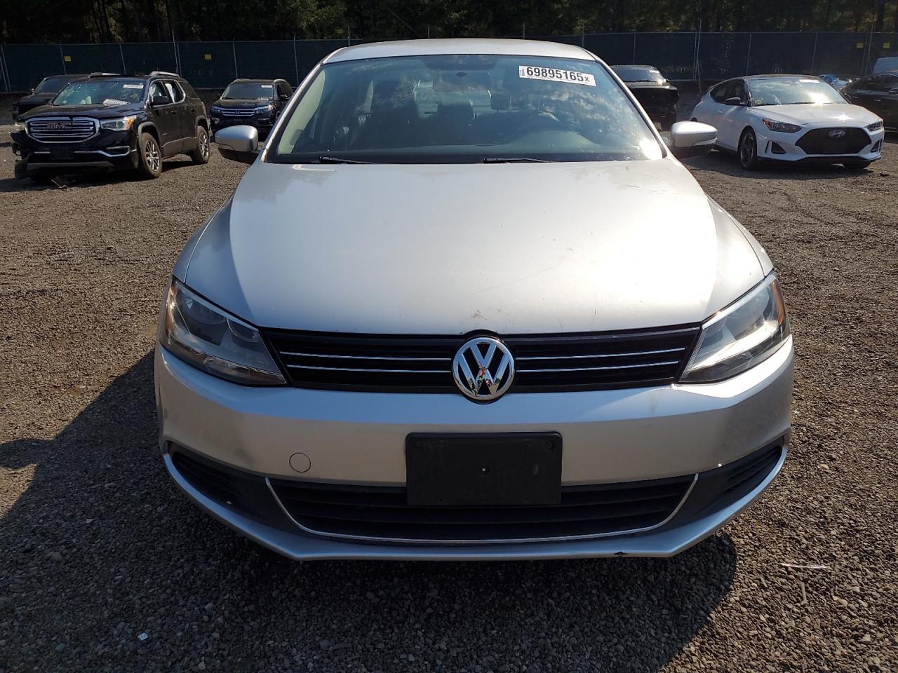 2013 VOLKSWAGEN JETTA