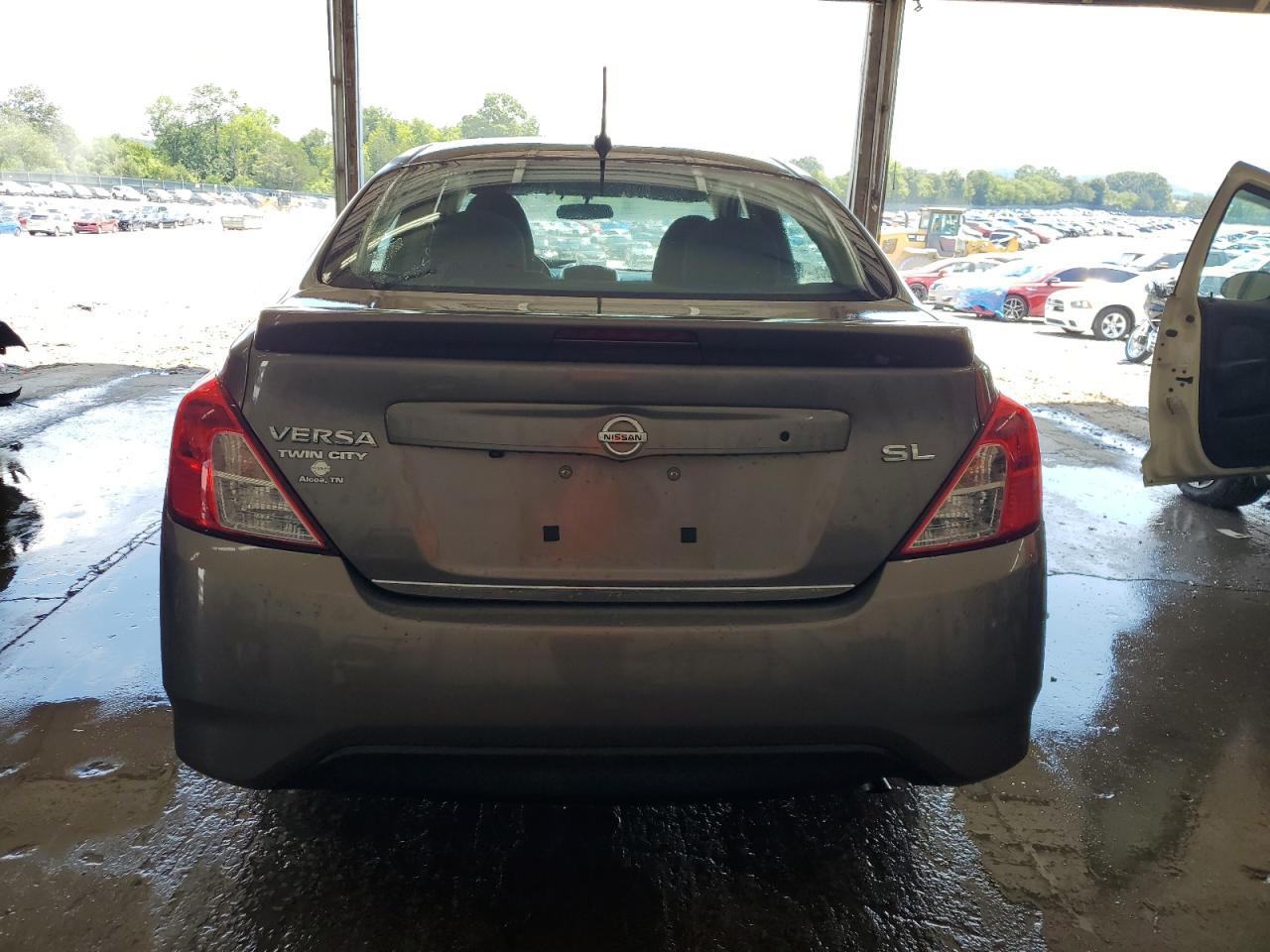 2017 NISSAN VERSA