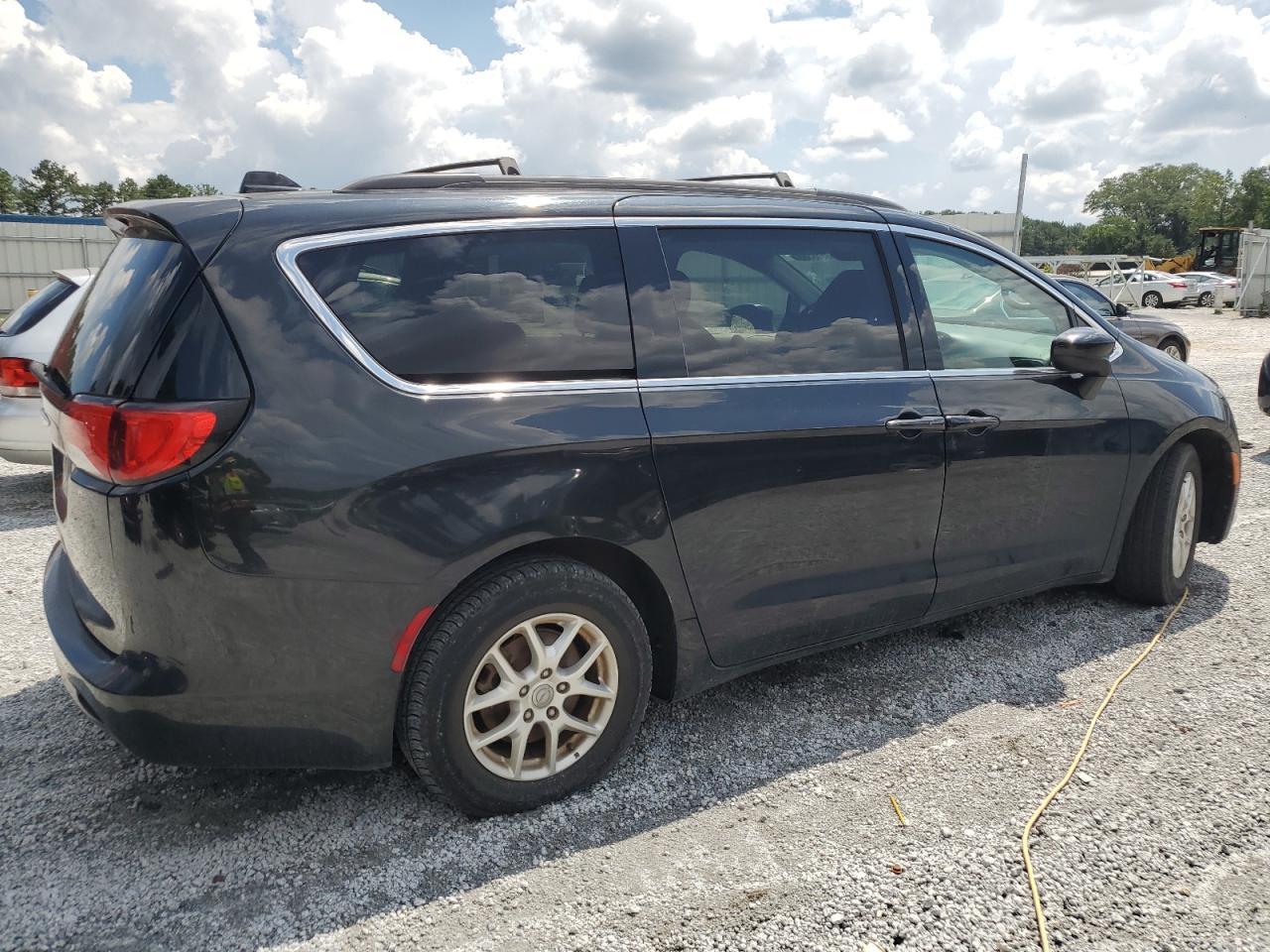2020 CHRYSLER Voyager