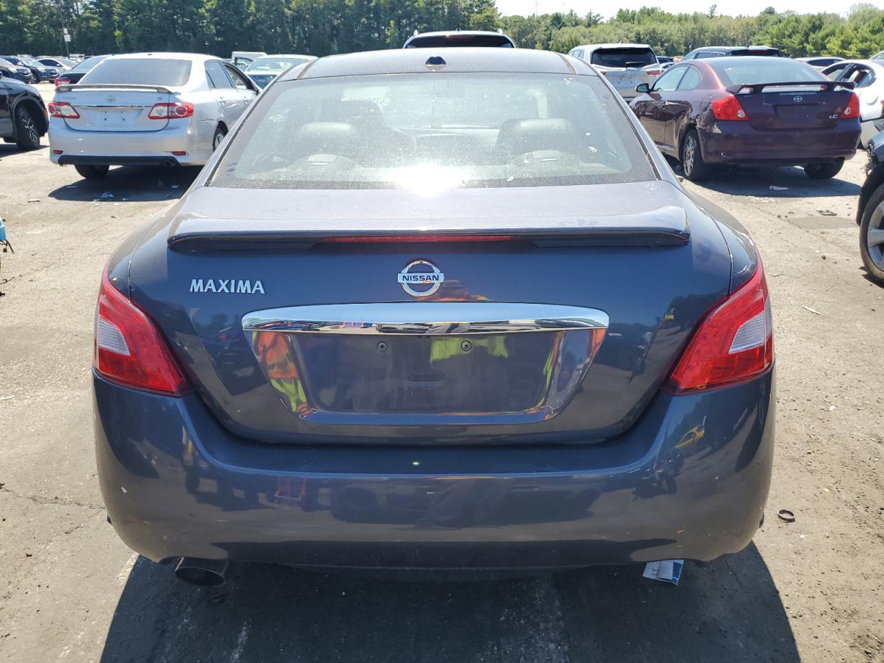 2010 NISSAN Maxima