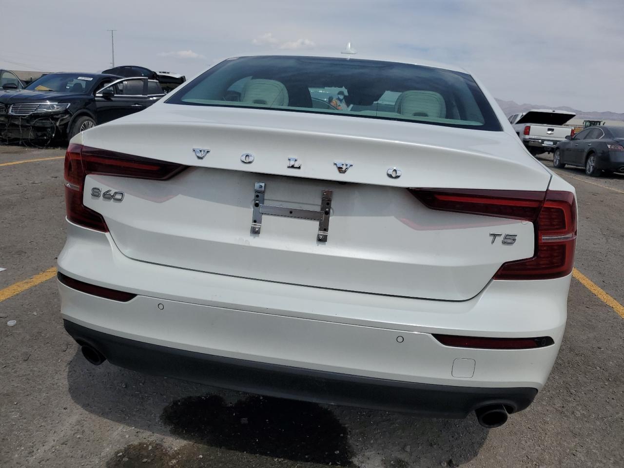 2020 VOLVO S60
