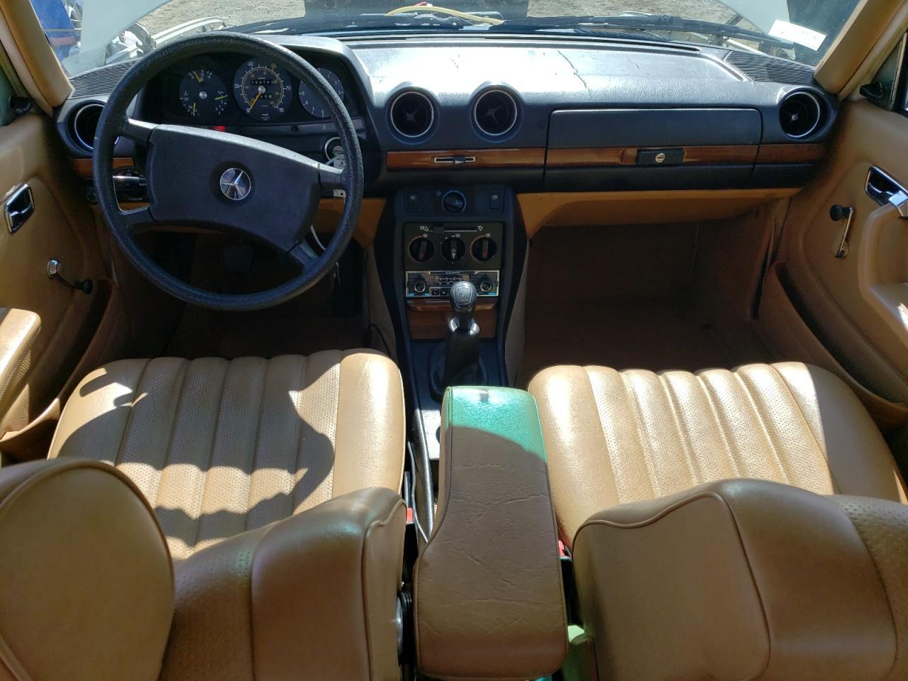 1980 MERCEDES-BENZ 240