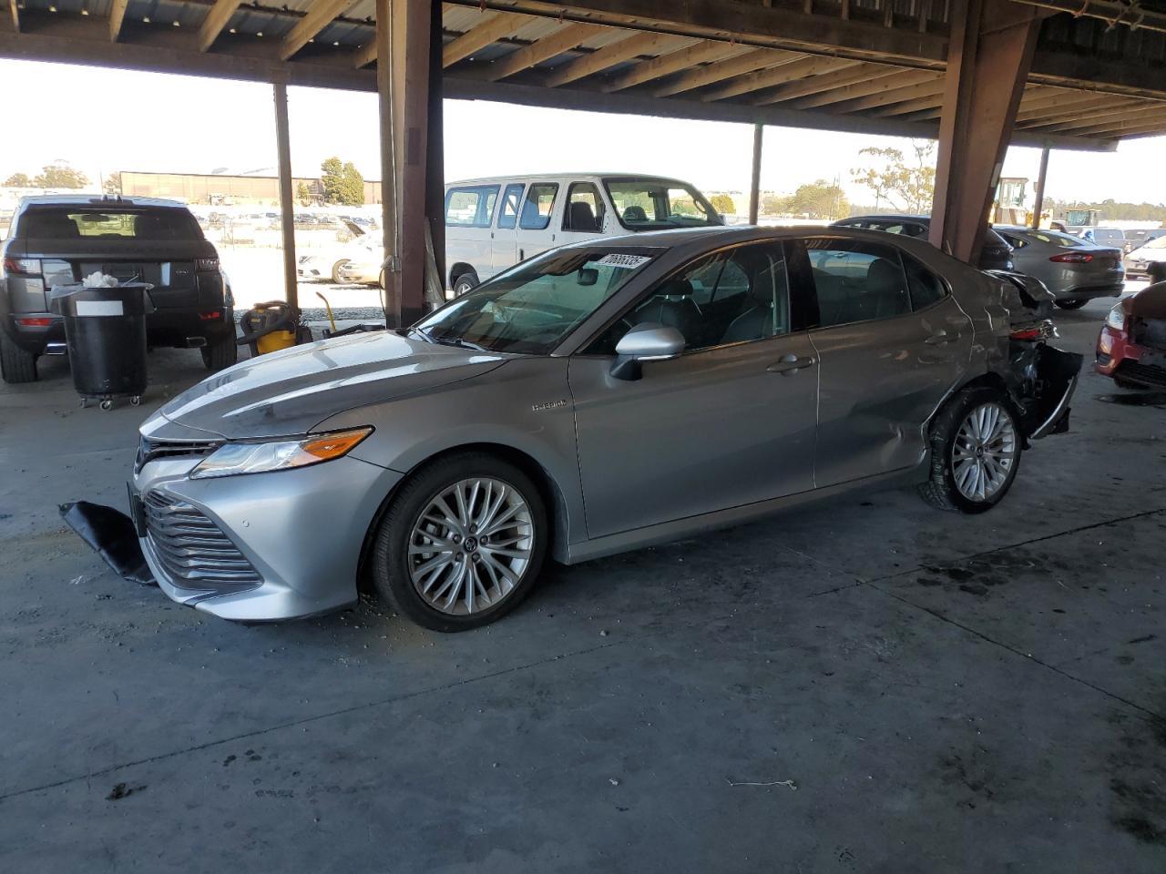 2018 TOYOTA CAMRY