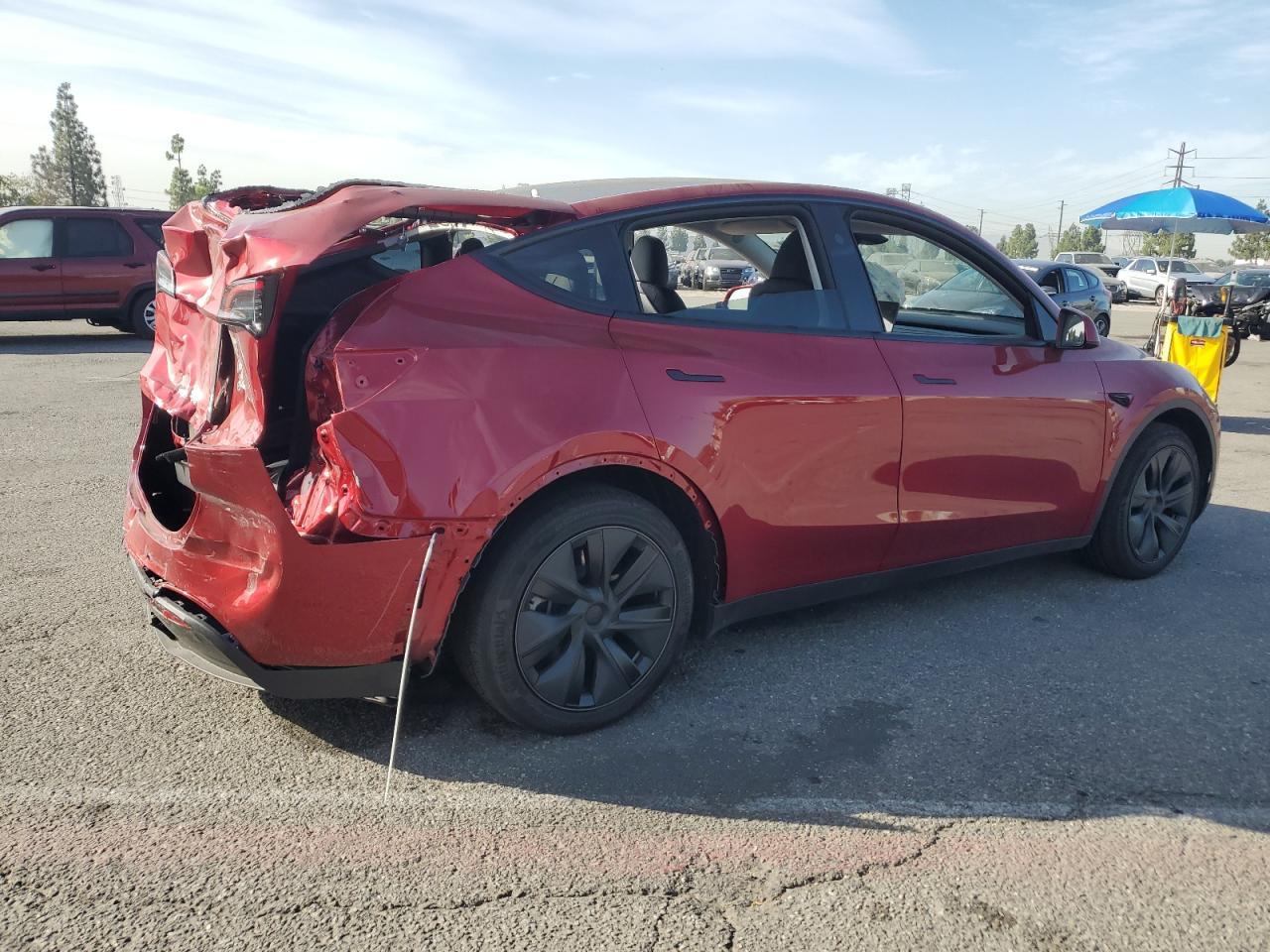 2025 TESLA MODEL Y