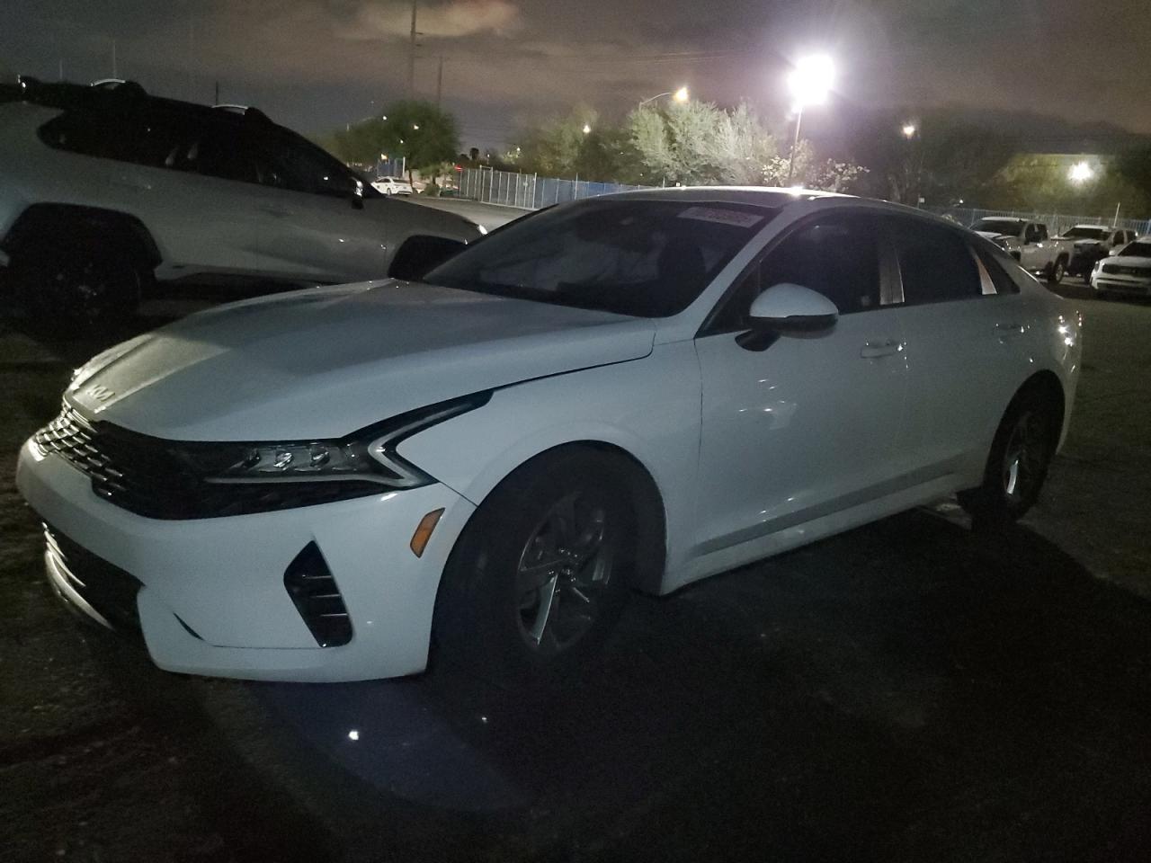 2022 KIA K5