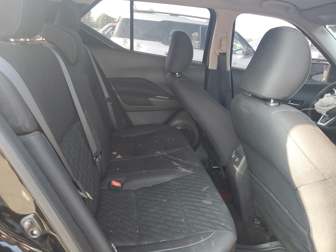 2021 NISSAN KICKS
