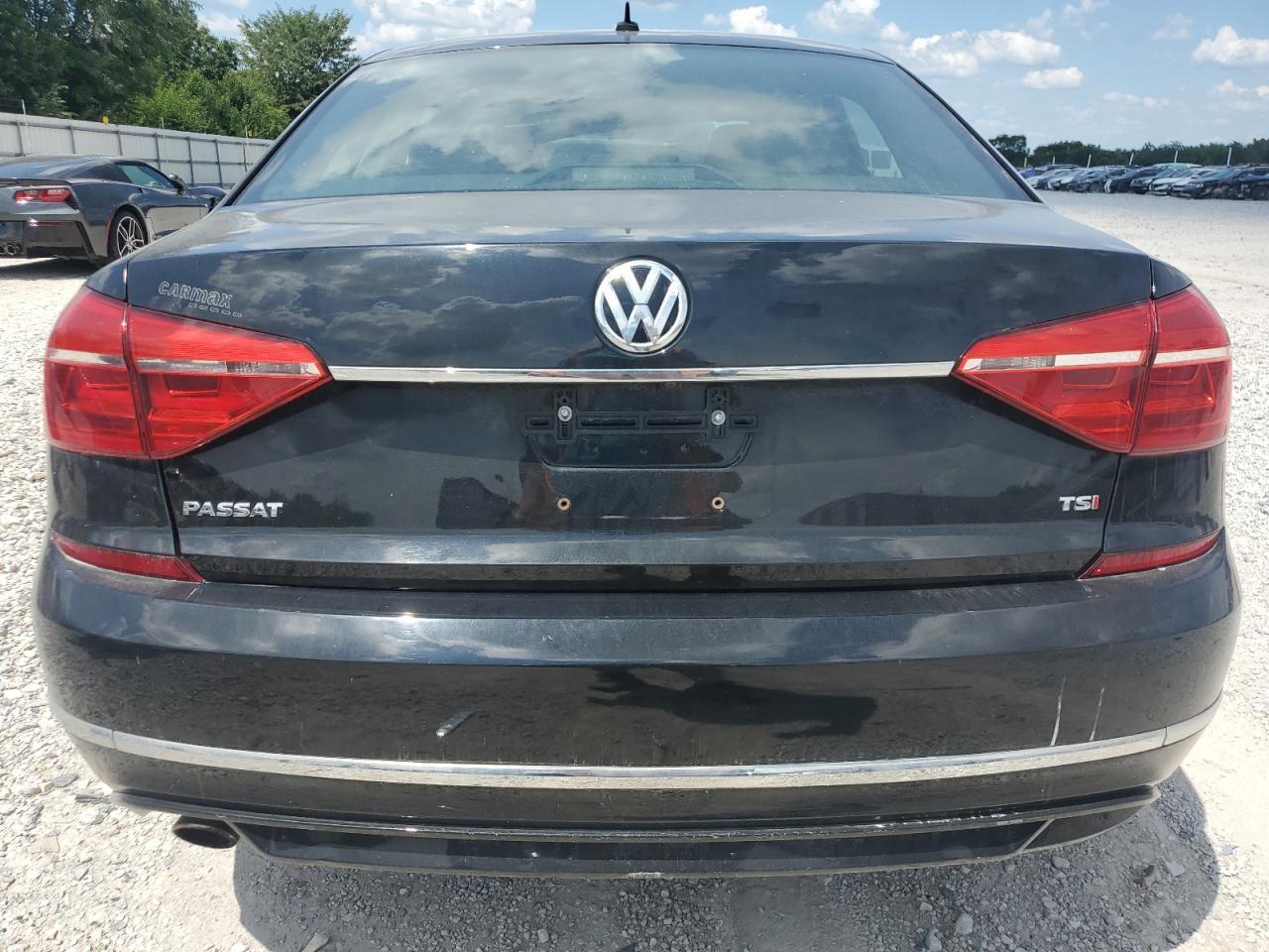 2016 VOLKSWAGEN Passat