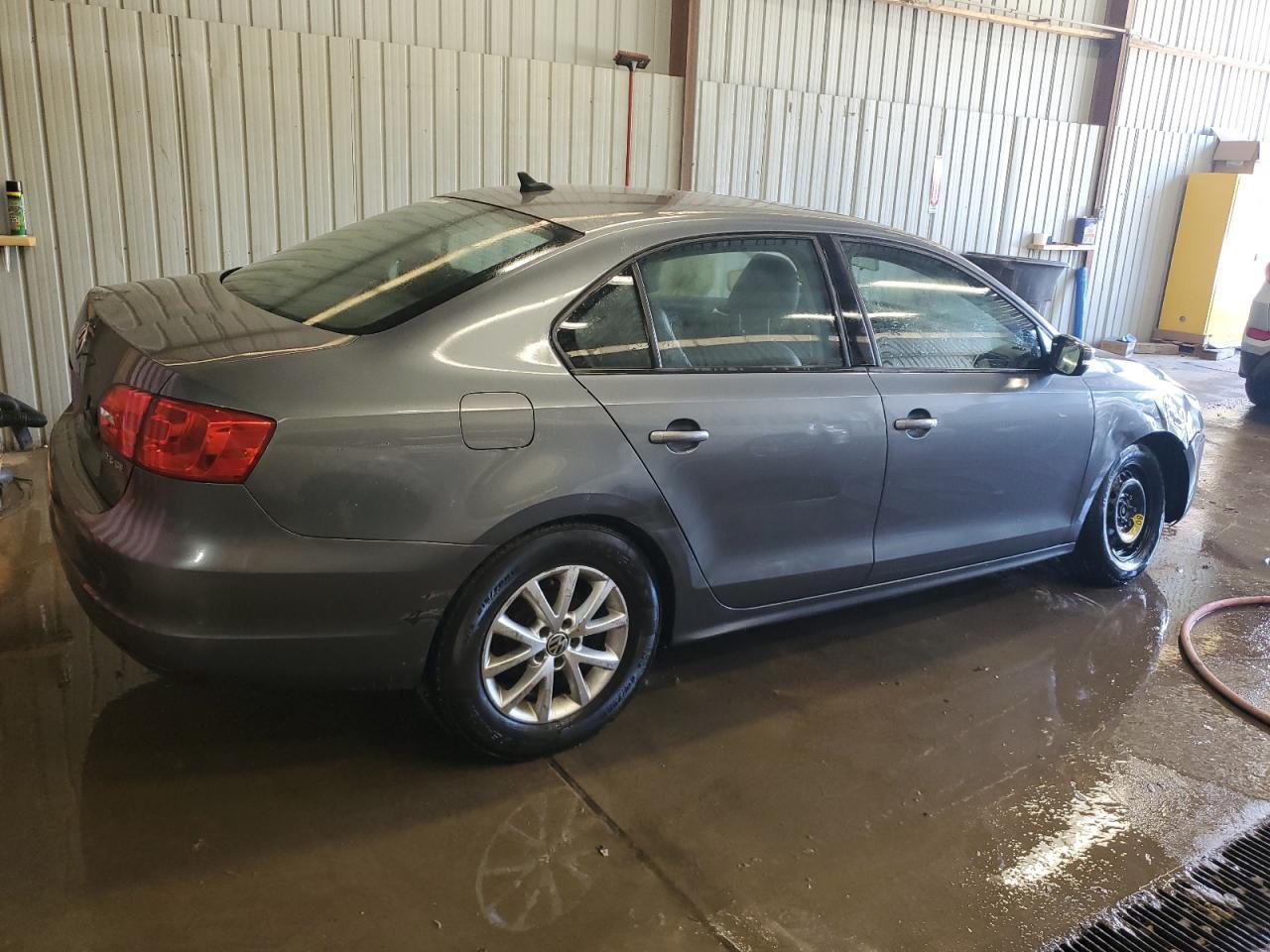 2011 VOLKSWAGEN JETTA