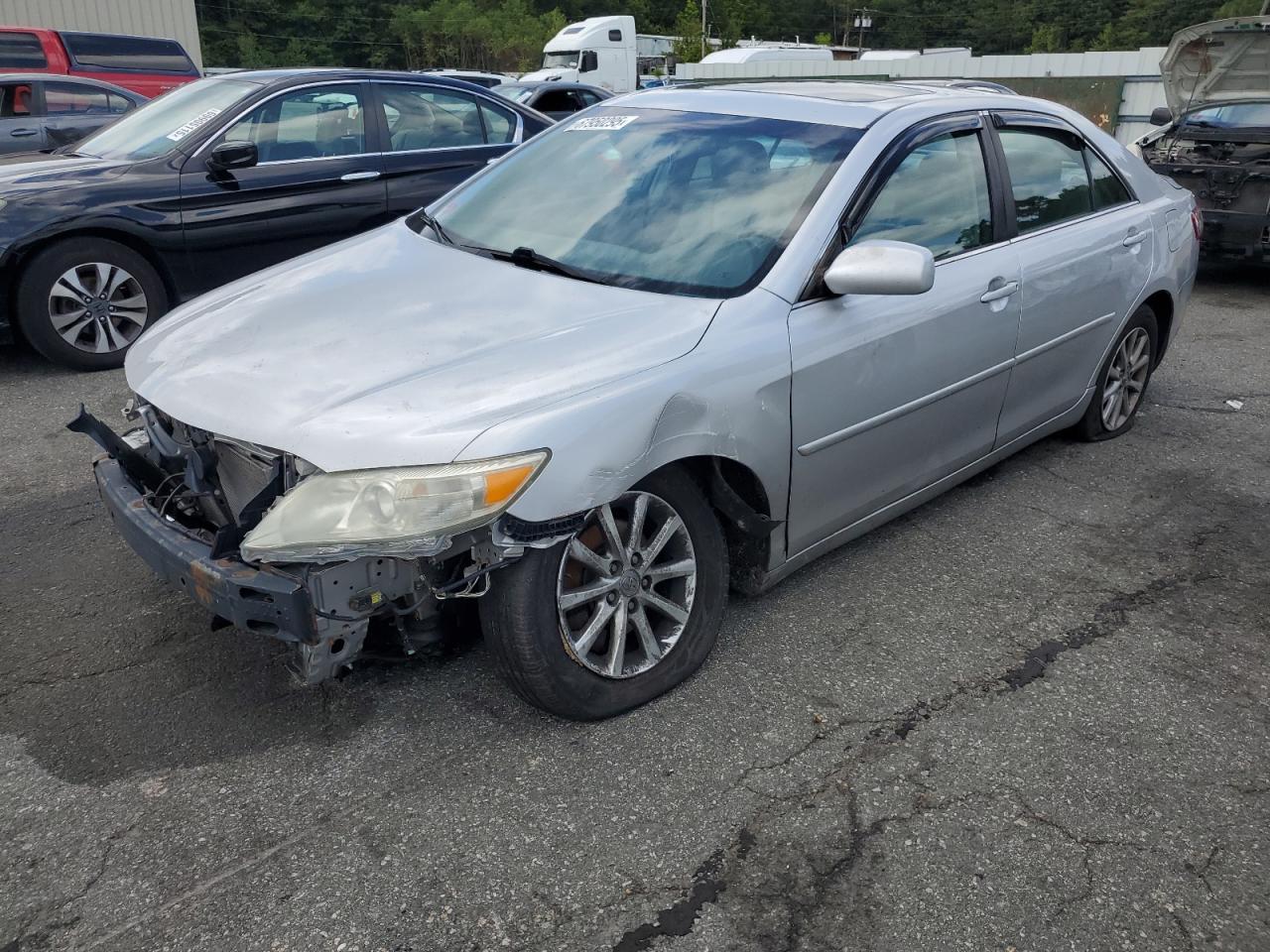 2011 TOYOTA CAMRY