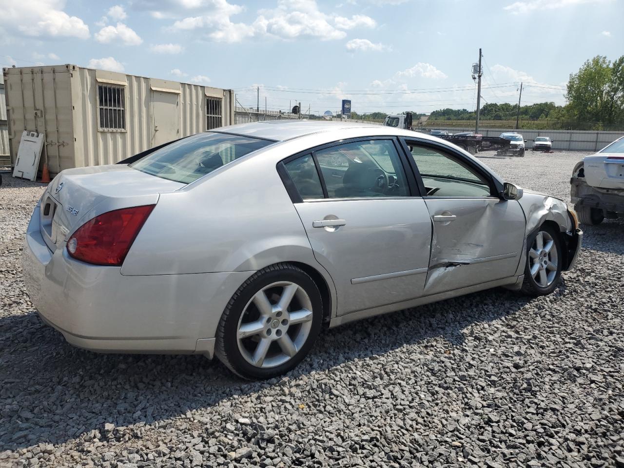 2004 NISSAN Maxima