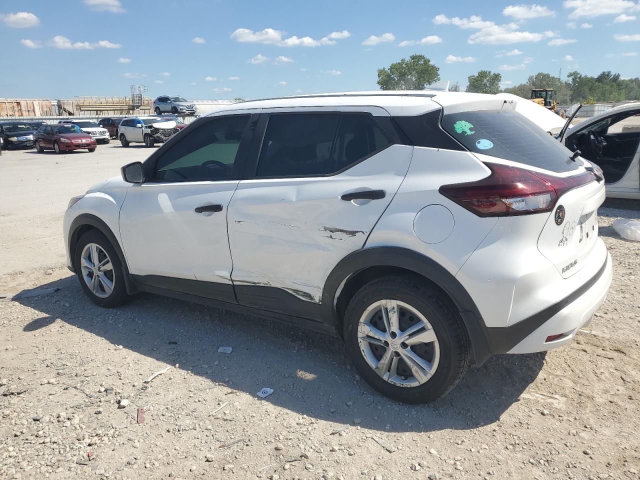 2022 NISSAN KICKS
