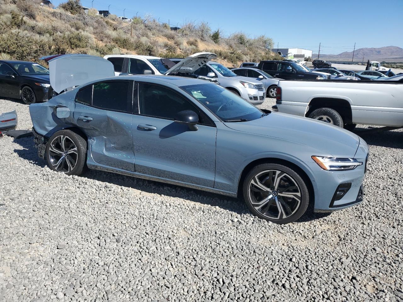 2024 VOLVO S60