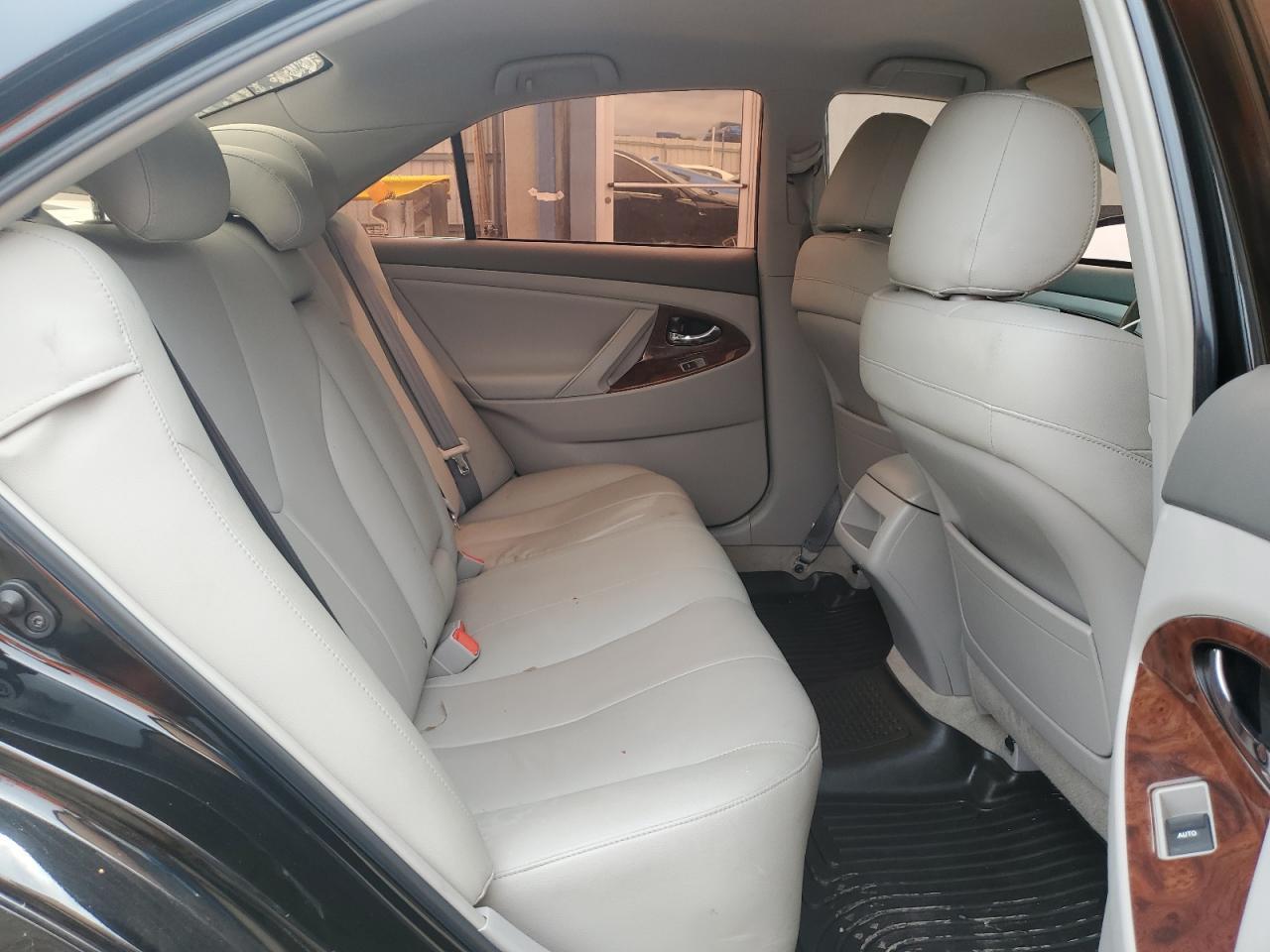 2011 TOYOTA CAMRY
