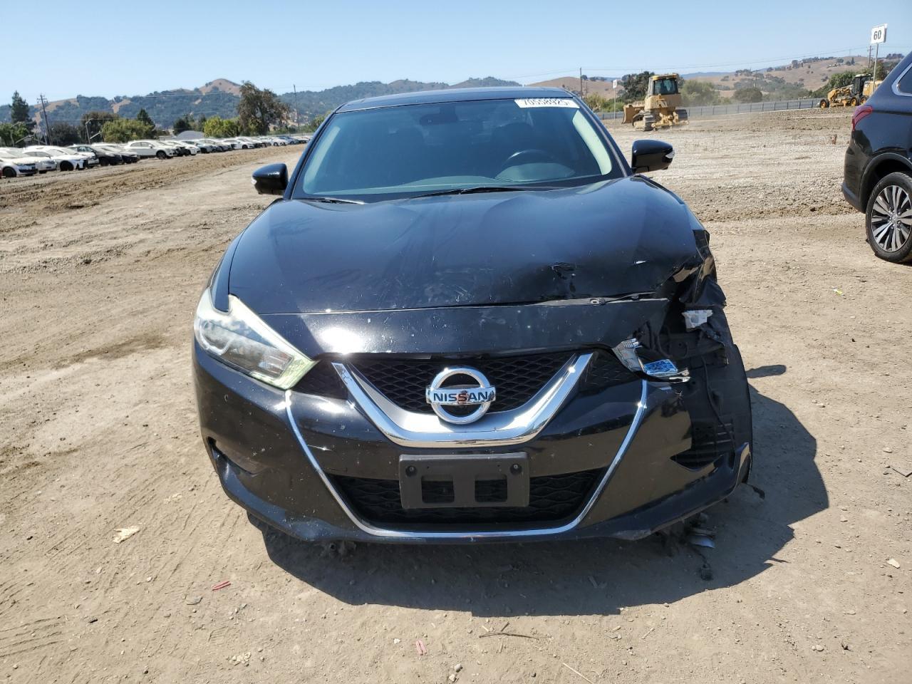 2017 NISSAN Maxima