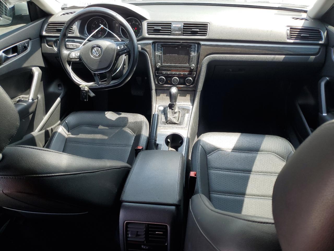 2018 VOLKSWAGEN Passat