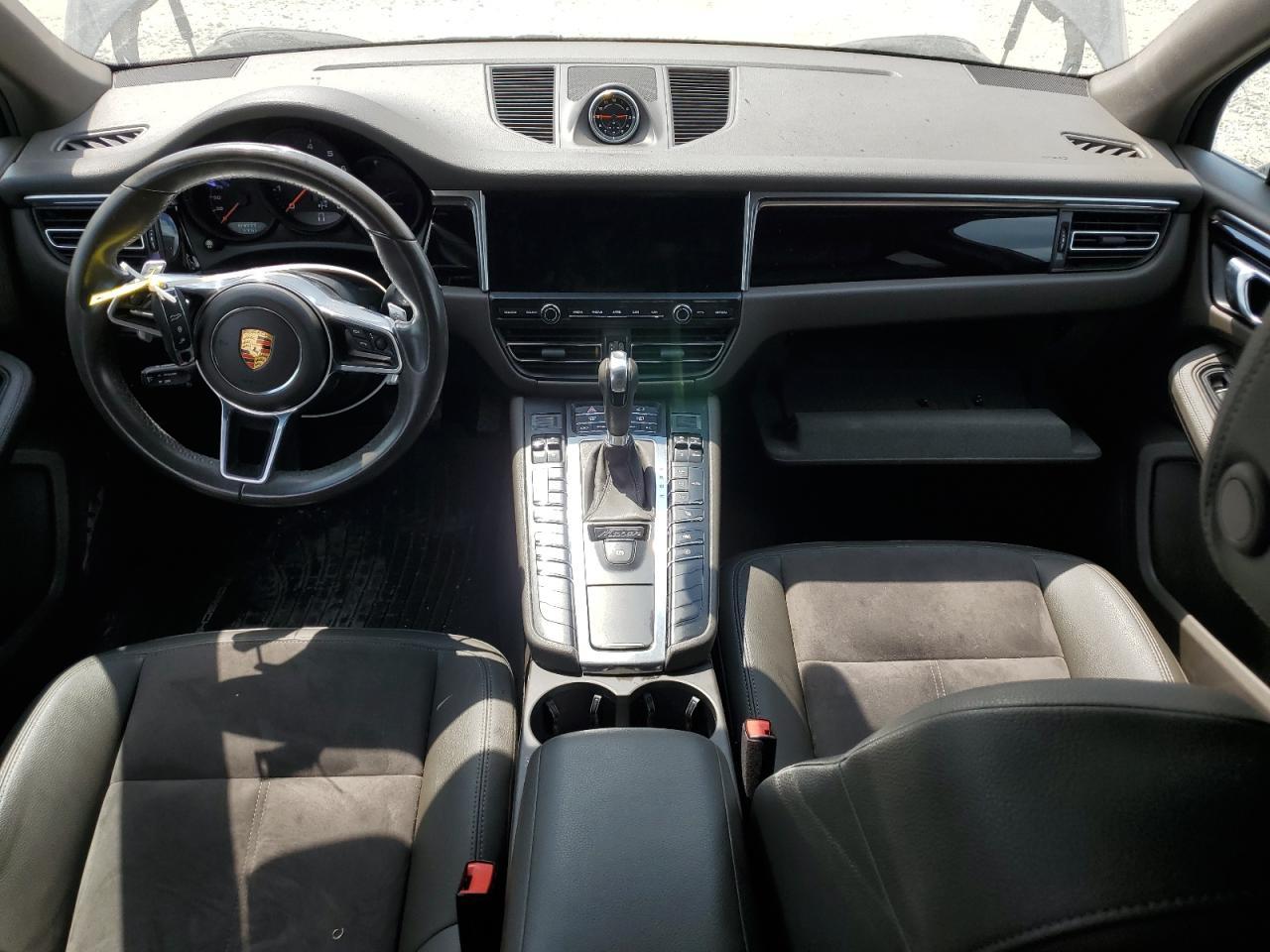 2019 PORSCHE Macan