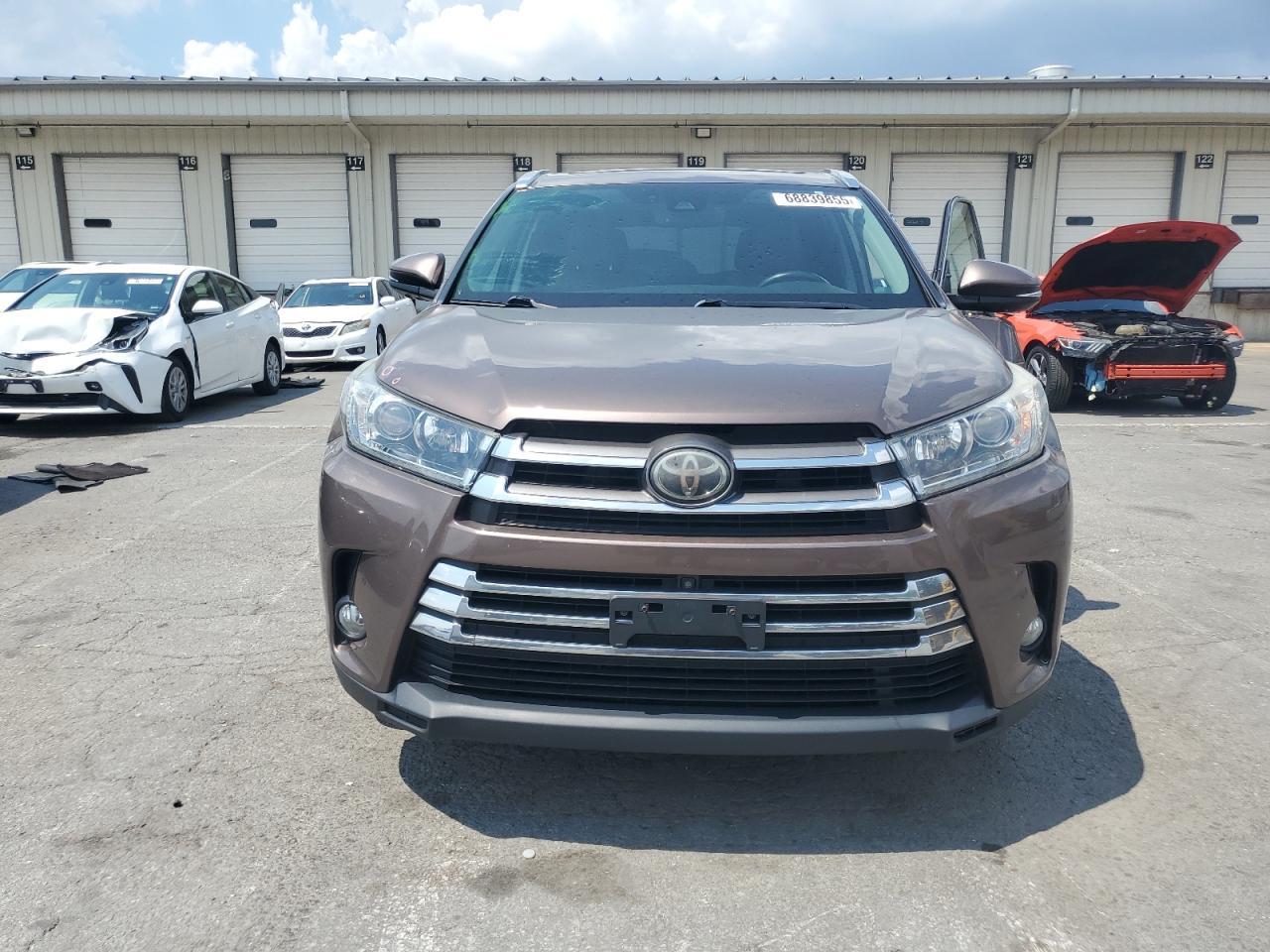 2017 TOYOTA HIGHLANDER