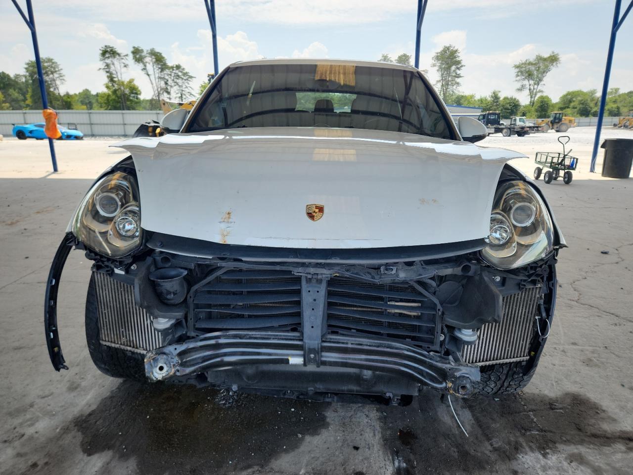 2015 PORSCHE CAYENNE